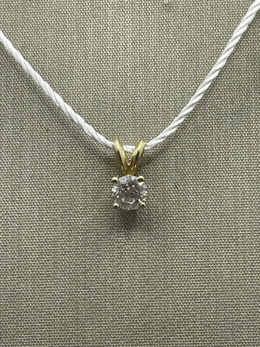 14K Yellow Gold Diamond Solitaire Pendant Charm (24299)